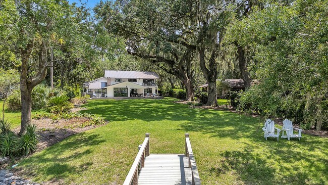 Building Photo - Gorgeous Waterfront Home on Isle of Hope