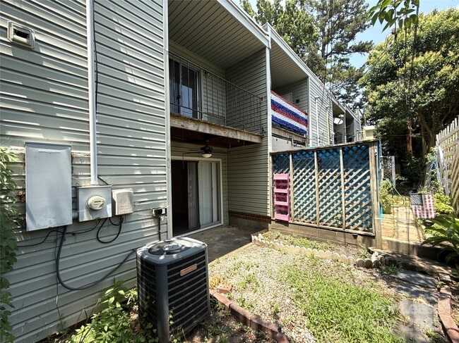 Building Photo - 301 Eagle Rd