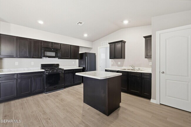 Building Photo - 14561 Desert Poppy Ct