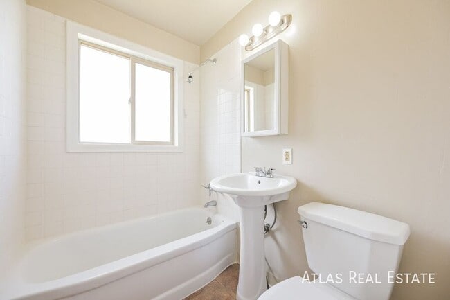 Building Photo - 4505 E Yale Ave