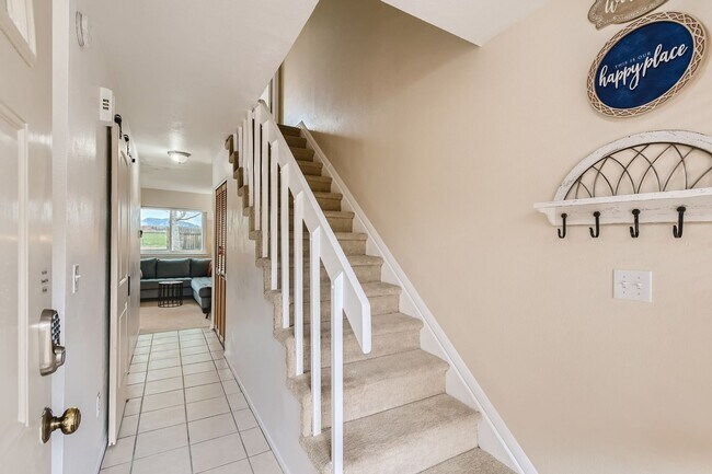 Building Photo - 1858 Centaur Cir