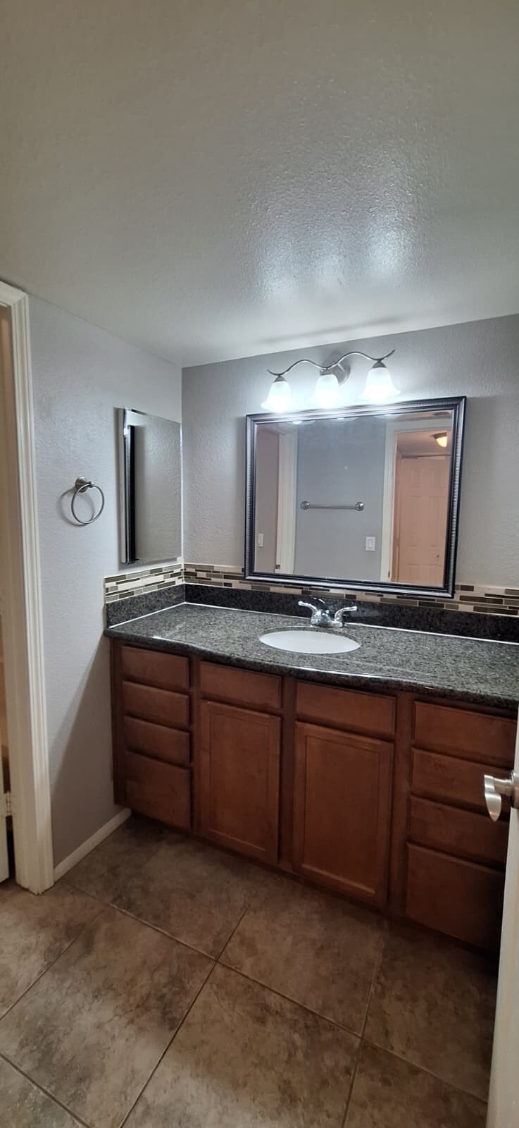 Building Photo - 1455 E Katie Ave