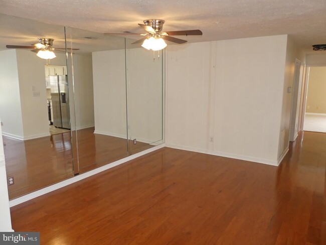 Building Photo - 200 Burkwood Ct