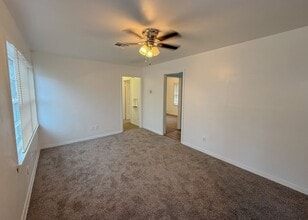 Building Photo - $500 OFF FIRST MONTHS RENT! 3 Bed in MWC!