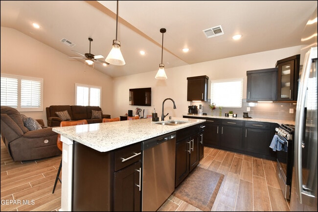 Building Photo - 975 Bicknor Pl