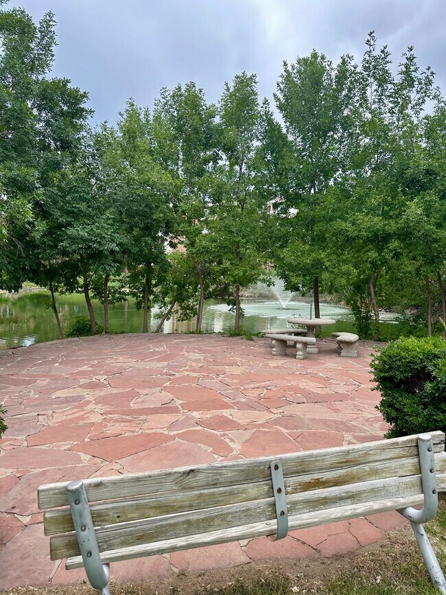 Building Photo - Nice 1 Bedroom 1 Bathroom Condo in Golden with Pool!! Available NOW!!