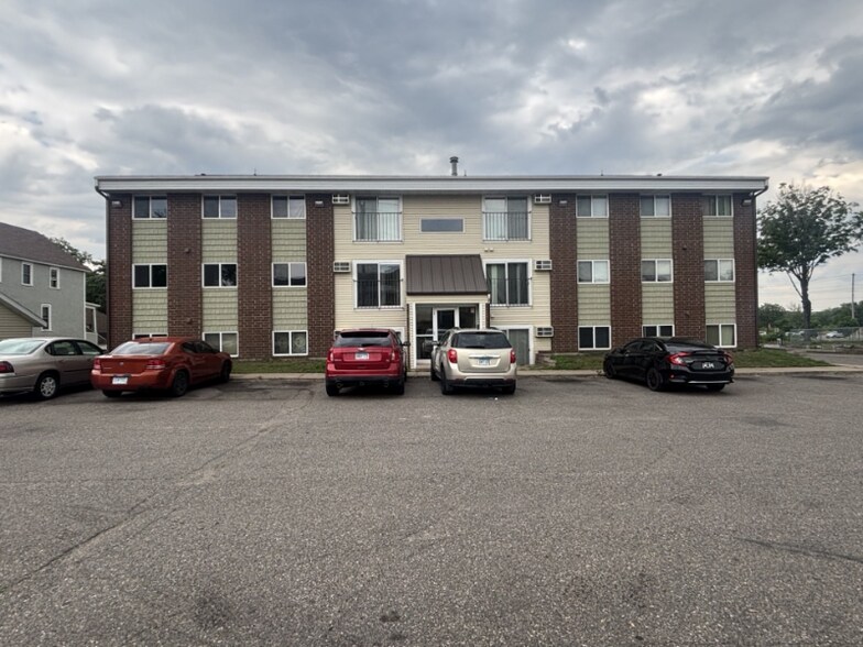 Building Photo - 1217 4th Ave S