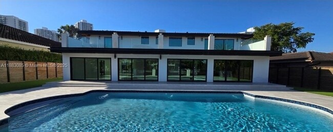 Building Photo - 406 Holiday Dr