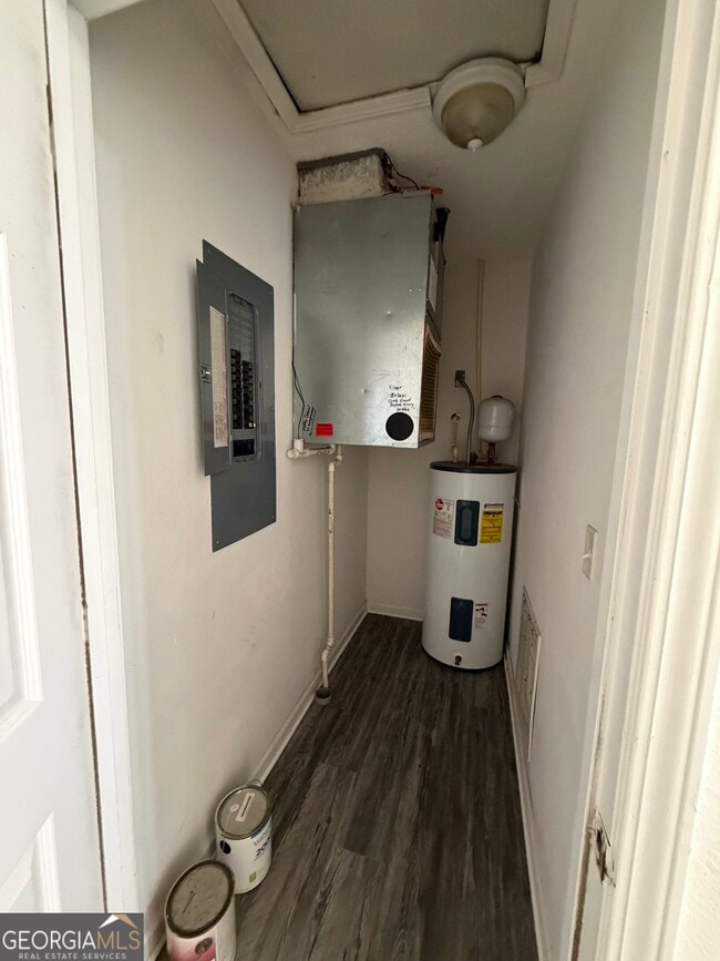 Building Photo - 401 Lawnwood Ct