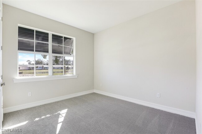 Building Photo - 315 Tamarindo Ln