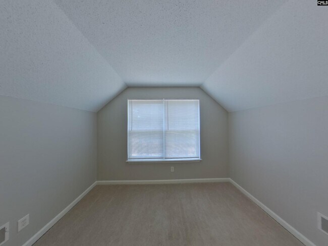 Building Photo - 207 Lockleven Dr