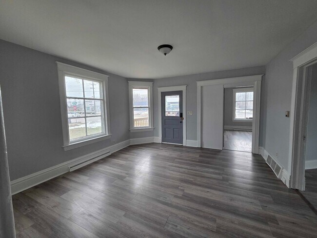 Building Photo - 3533 Douglas Ave