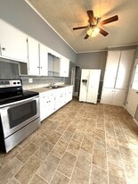 Building Photo - 424 W 17th St