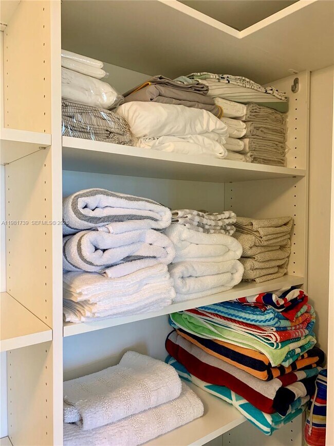 Building Photo - 16385 Biscayne Blvd