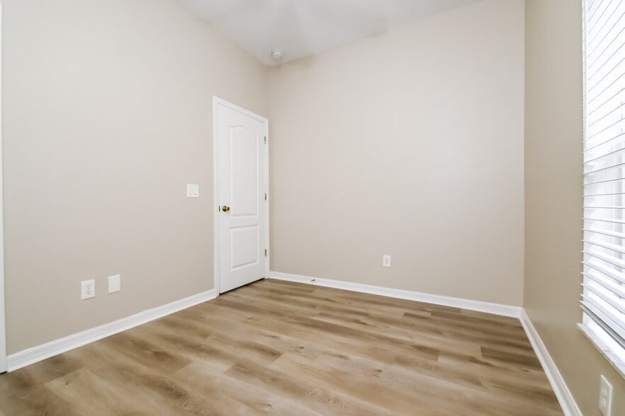 Building Photo - 7859 Bristol Park Dr