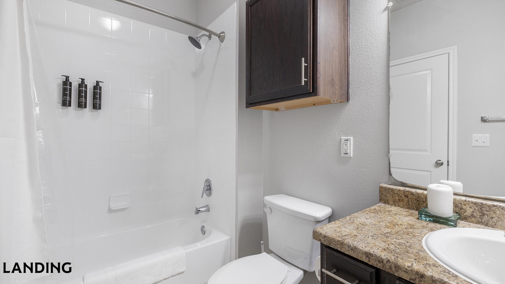 Building Photo - 14807 Woodland Hills Dr