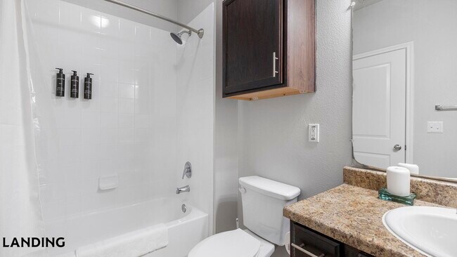 Building Photo - 14807 Woodland Hills Dr