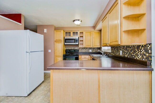 Building Photo - Cozy 3 Bed, 1 Bath Pet-Friendly Home with ...