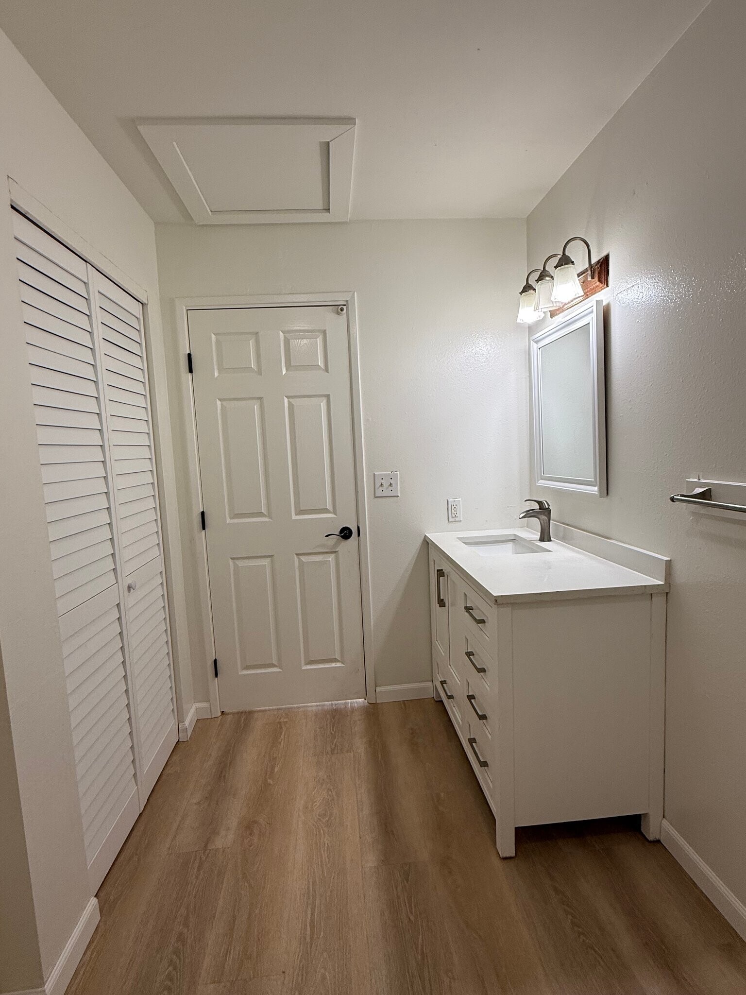 Building Photo - 497 Upper Kimo Dr
