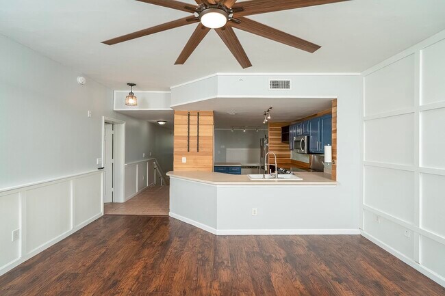 Building Photo - 1005 Bella Vista Blvd