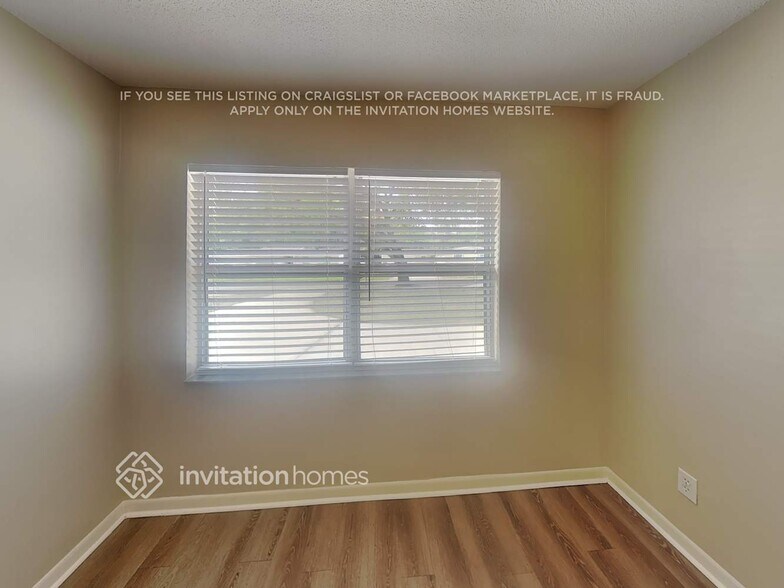 Building Photo - 2240 Kansas St