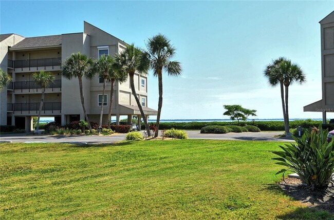 Building Photo - 4760 Gulf of Mexico Dr