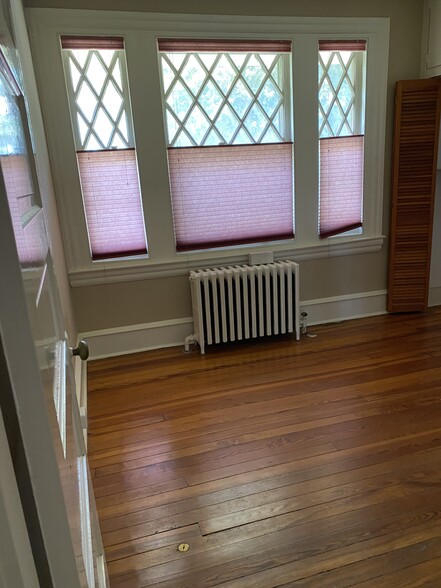 Second bedroom - 7936 Montgomery Ave