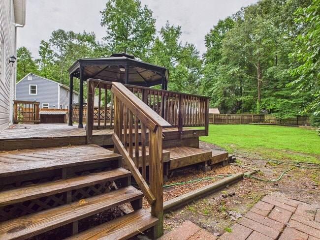 Building Photo - 8621 Sunset Knoll Rd