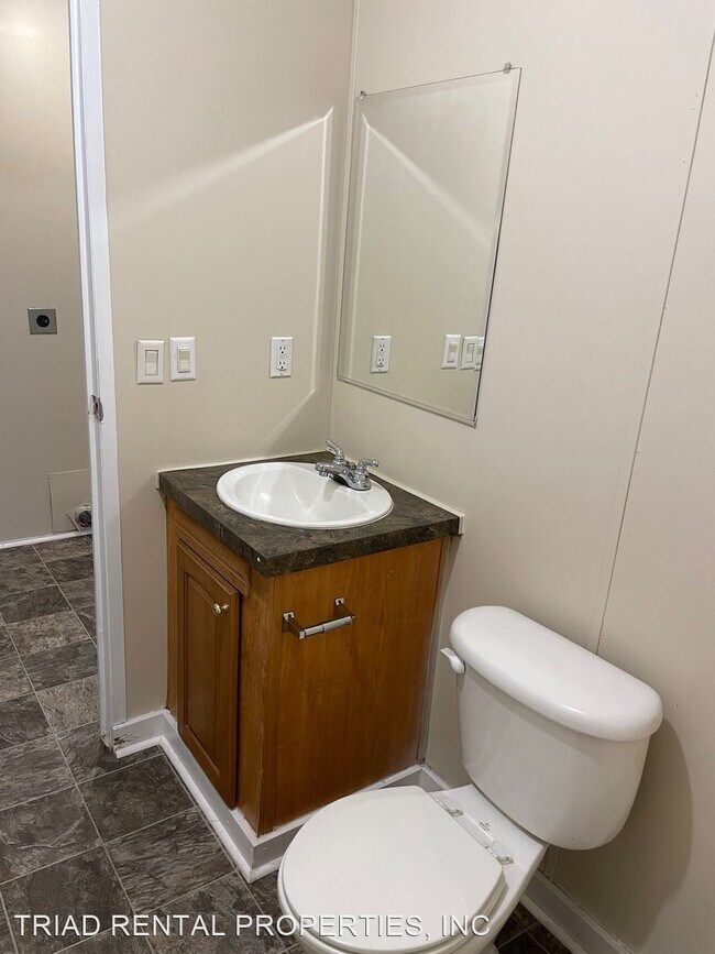 Building Photo - 2 br, 1 bath House - 6670 RANDALL HURLEY RD.