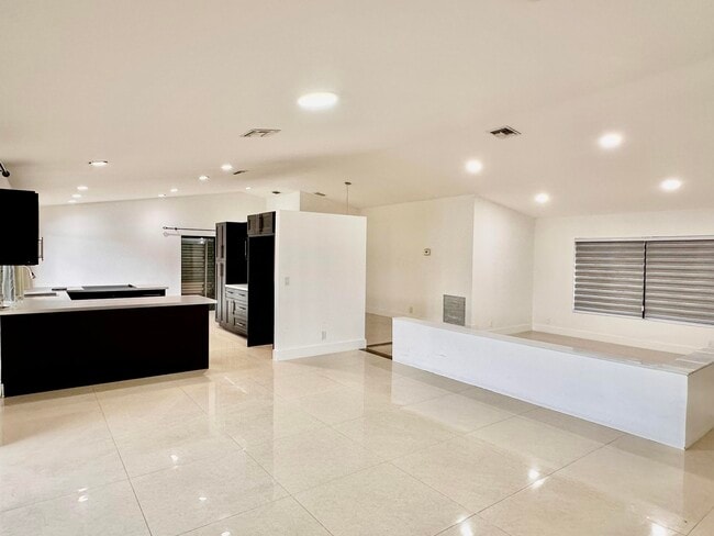 Primary Photo - 10213 SW 1st Ct