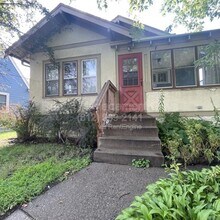 Building Photo - 1801 N Thomas Ave