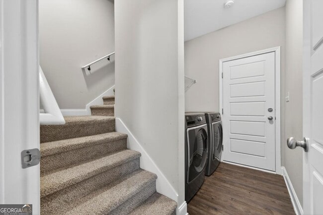 Building Photo - 180 Hunters Chase Ct