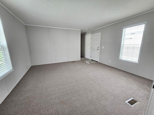 Building Photo - 46000 Geddes Rd