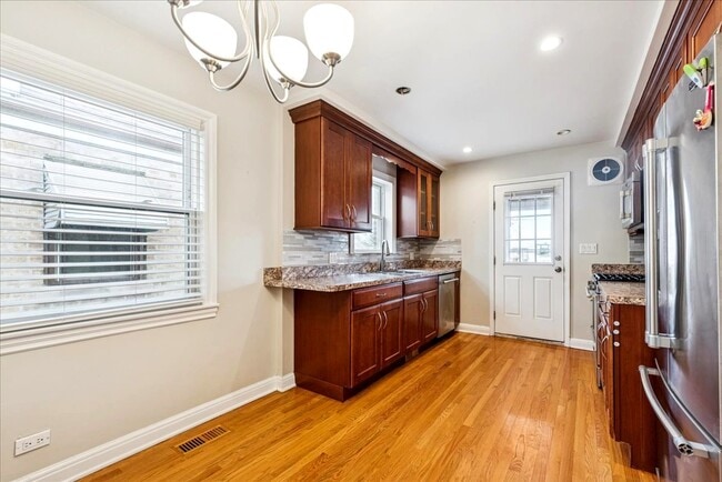 Building Photo - 4509 N Narragansett Ave