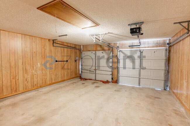 Building Photo - 1215 Timber Bend Dr