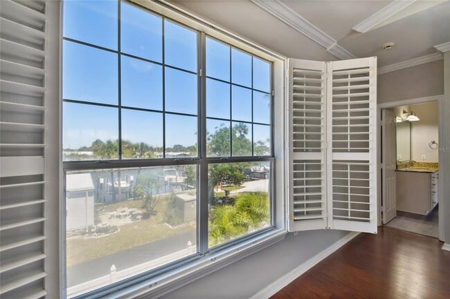 Building Photo - 5000 Culbreath Key Way