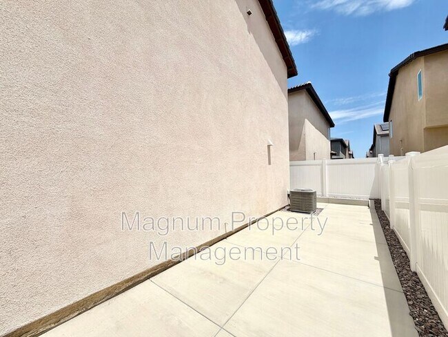Building Photo - 31404 Lolite Dr