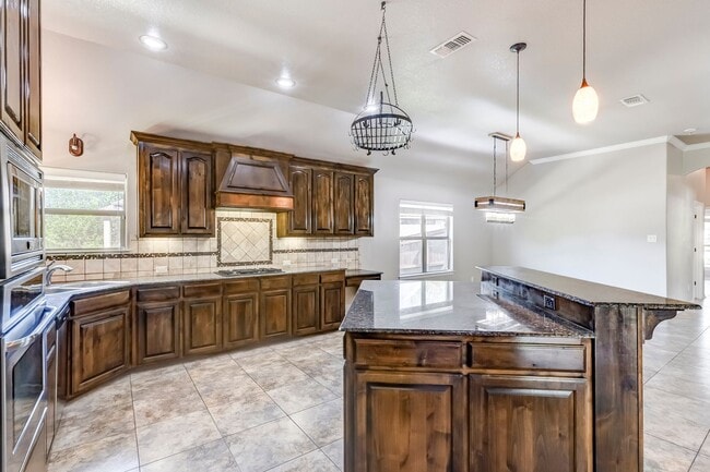 Building Photo - 7026 Chimney Hill Dr