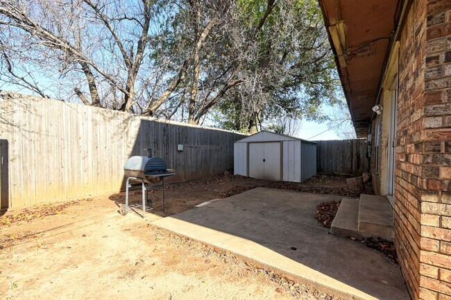 Building Photo - 4703 NW 63rd St