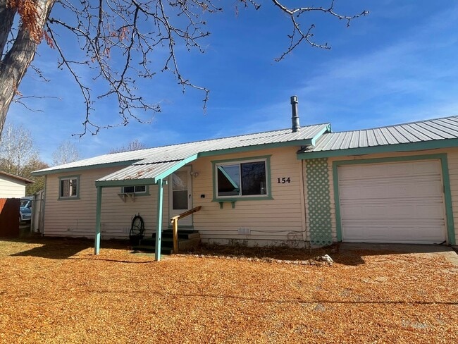 Building Photo - 154 S Los Pinos Dr