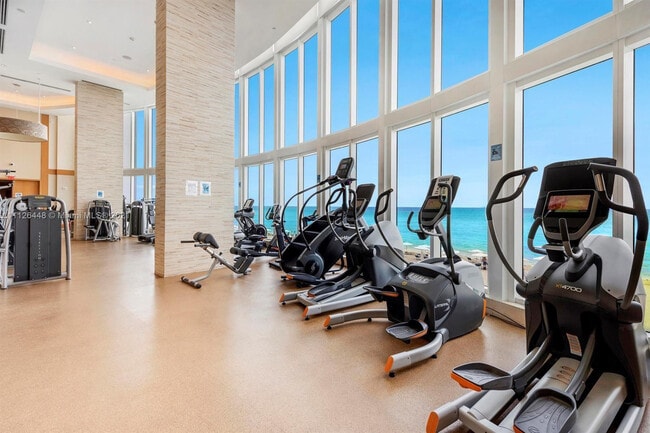 Building Photo - 15901 Collins Ave