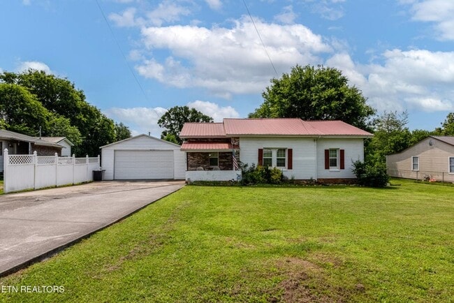 Primary Photo - Maryville 37804 - 2 bedroom, 1 bath home w...