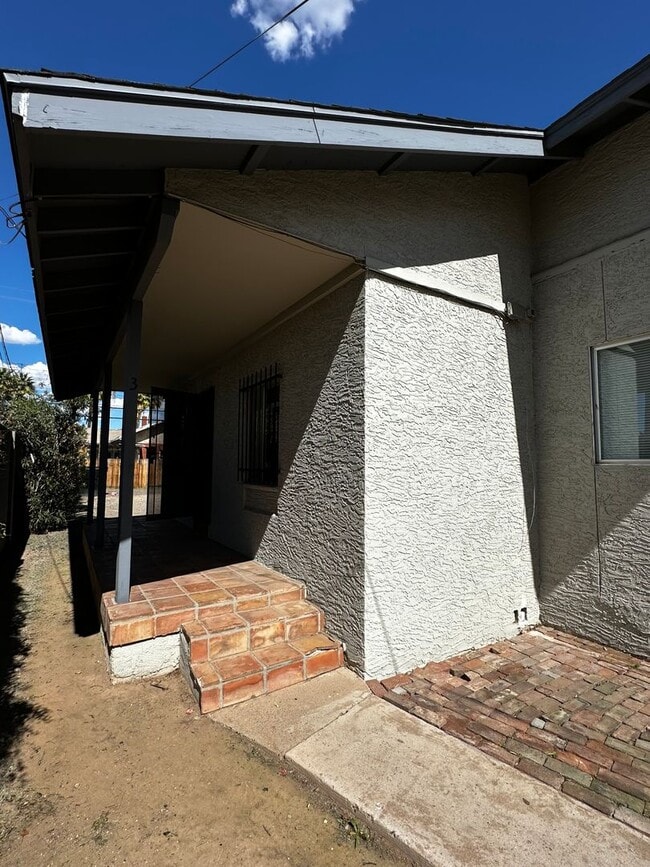 Building Photo - Historic District 2 bed 1 bath & Large Storage Unit near Friendship Garden of PHX