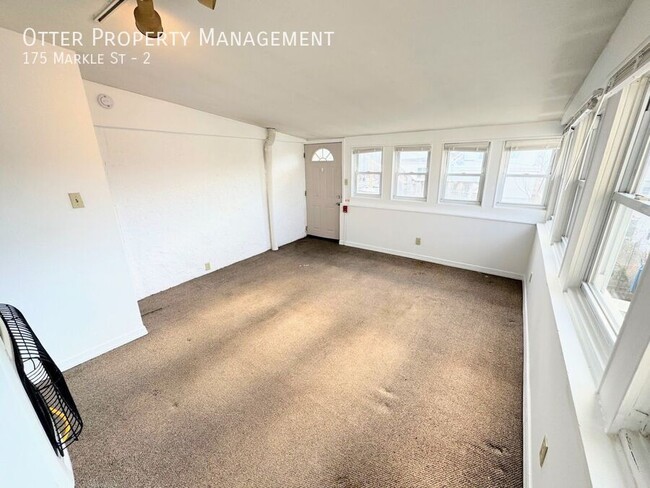 Building Photo - 3BR/2BA Spacious Manayunk Apt with Washer/...