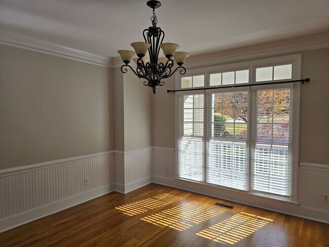 Building Photo - 3653 Pleasants Ridge Dr