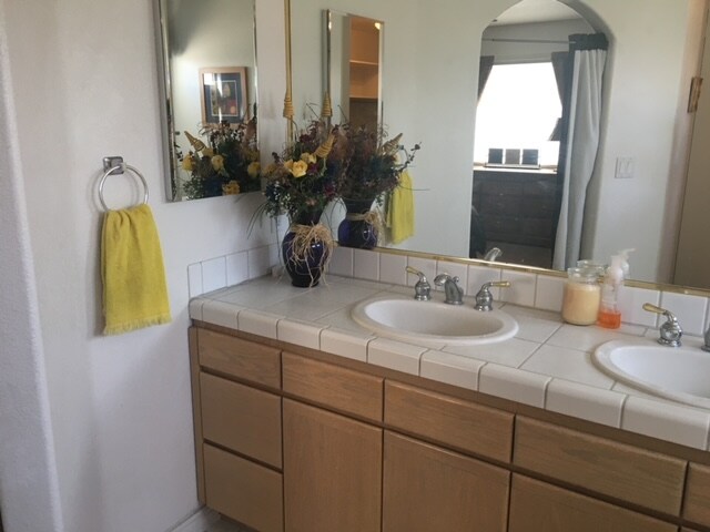 Building Photo - 1807 Desert Dawn Dr