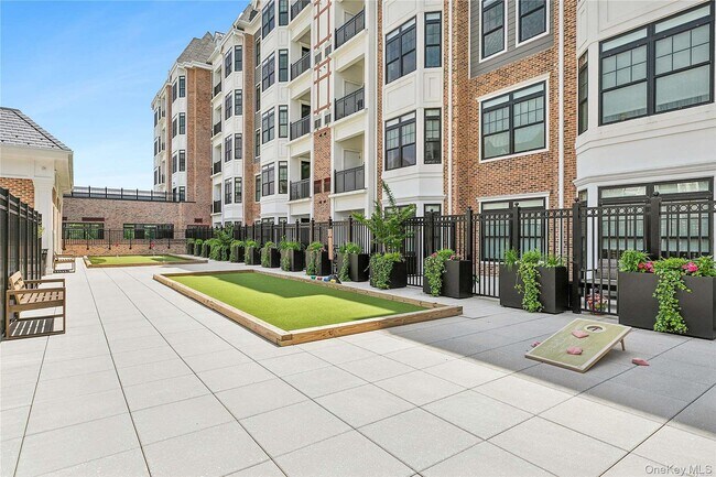 Building Photo - 695 Merrick Ave