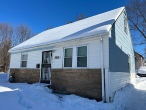 Building Photo - Corlett Area - 3 Bedroom Single Family Home