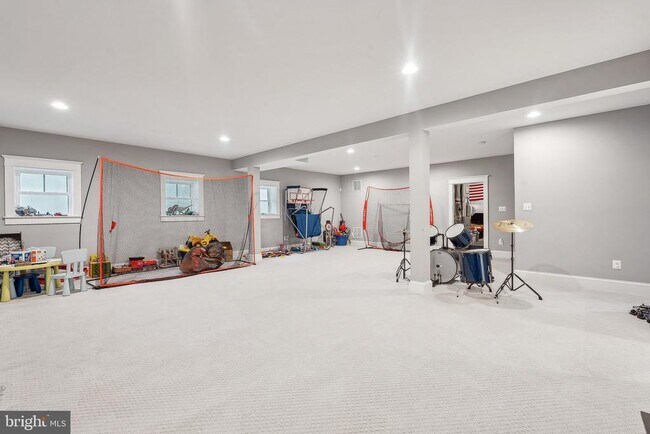 Building Photo - 6636 Gordon Ave