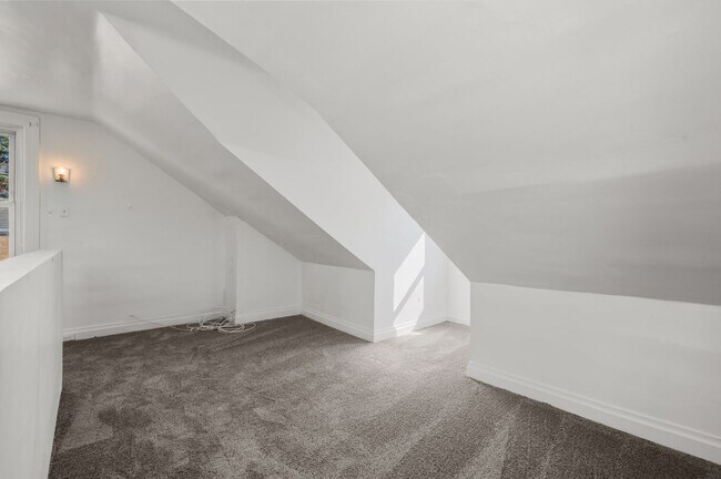 Building Photo - 3bed/1.5bath in Mt. Washington